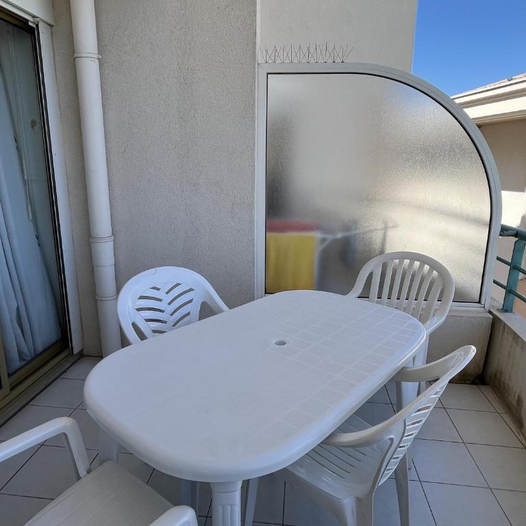 OPEN 41m2 4eme etage vue sur piscine - Appartement 1 Chambre - Vue sur Piscine - 24