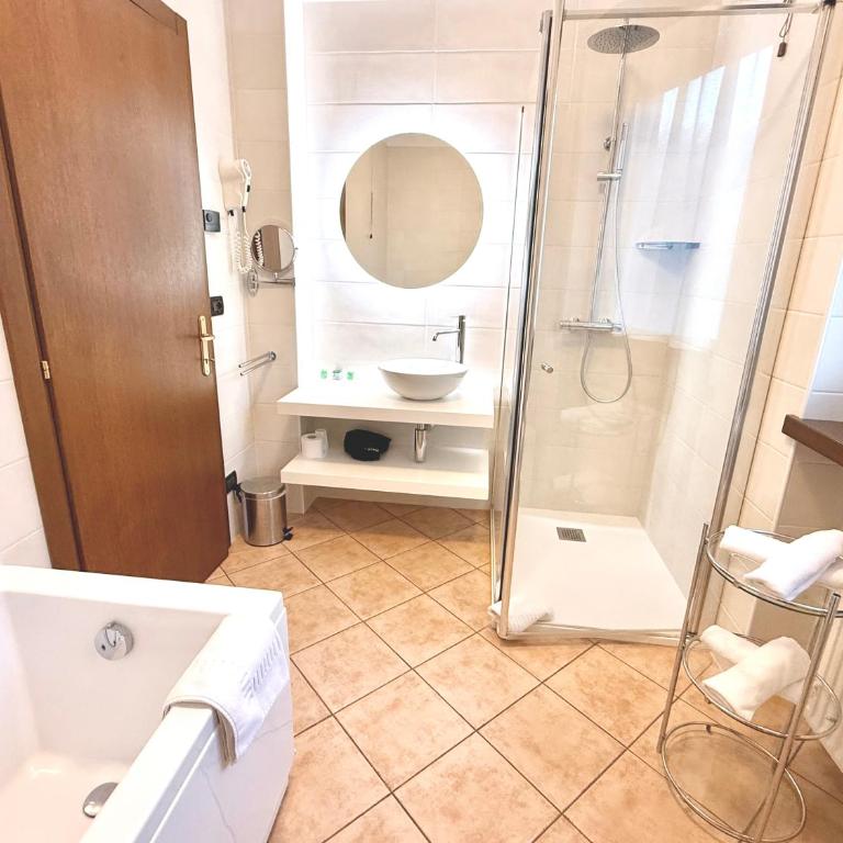 Residence Alle Palme - Appartamento con 2 Camere da Letto e Balcone - 7