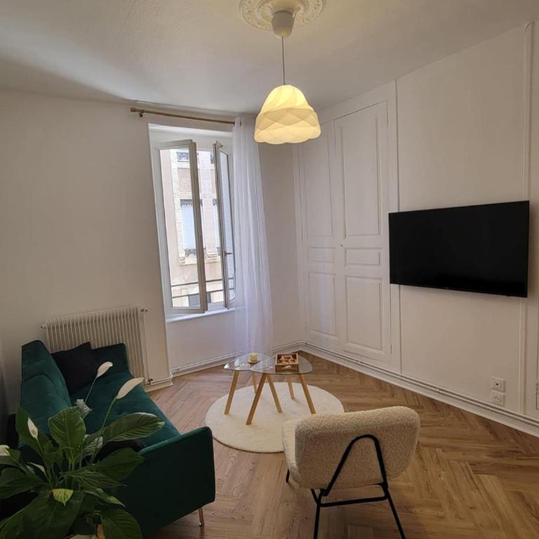 Appartement calme rénové - 3 min à pied de la gare - Appartamento con 1 Camera da Letto - 2