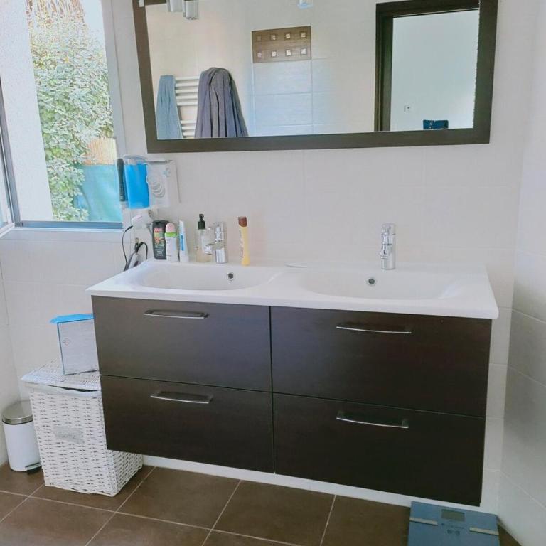 VILLA LA MAZAL, Bord de Mer, Piscine, Double Baignoire Balneo, Climatisation - Villa - 25