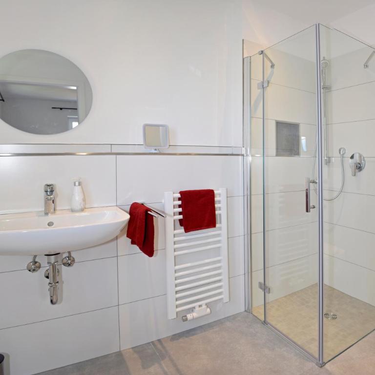 Erlebnishof Eble Doppelzimmer mit hellem Bad - Apartment mit 1 Schlafzimmer - 3