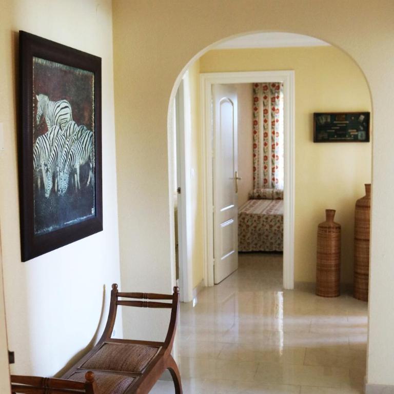 Magnificent apartment with a pool in Oliva Nova - Three-Bedroom Apartment with Balcony - 2