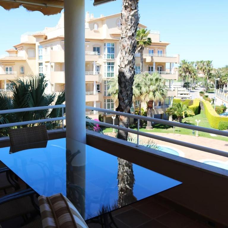 Magnificent apartment with a pool in Oliva Nova - Three-Bedroom Apartment with Balcony - 9
