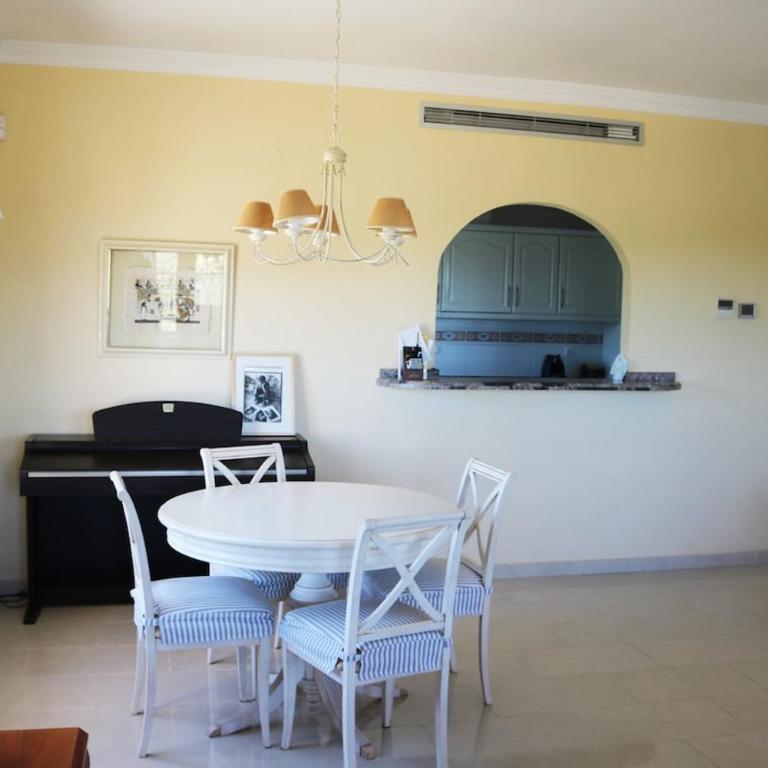 Magnificent apartment with a pool in Oliva Nova - Three-Bedroom Apartment with Balcony - 23
