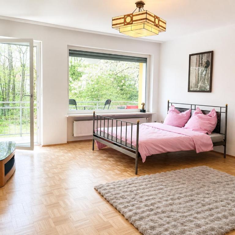 Large Munich house with 4 bedrooms in a quiet and greened villa area near Munich - Four-Bedroom House - 6