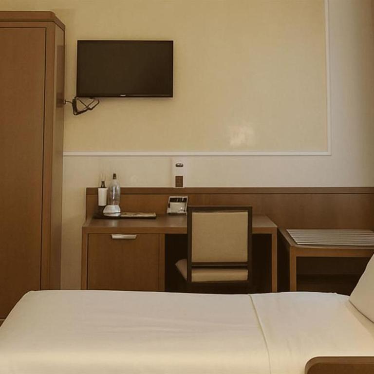 Dado Hotel International - Habitación Triple - 2