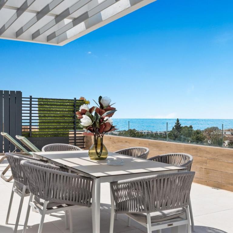 ViVi Homes - The Essence - Sea Views - Terrace - Pool - Gym - Three-Bedroom Apartment with View - 6
