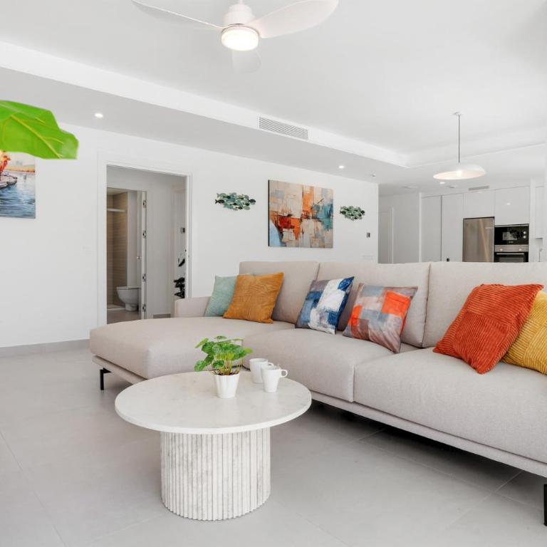 ViVi Homes - The Essence - Sea Views - Terrace - Pool - Gym - Three-Bedroom Apartment with View - 10