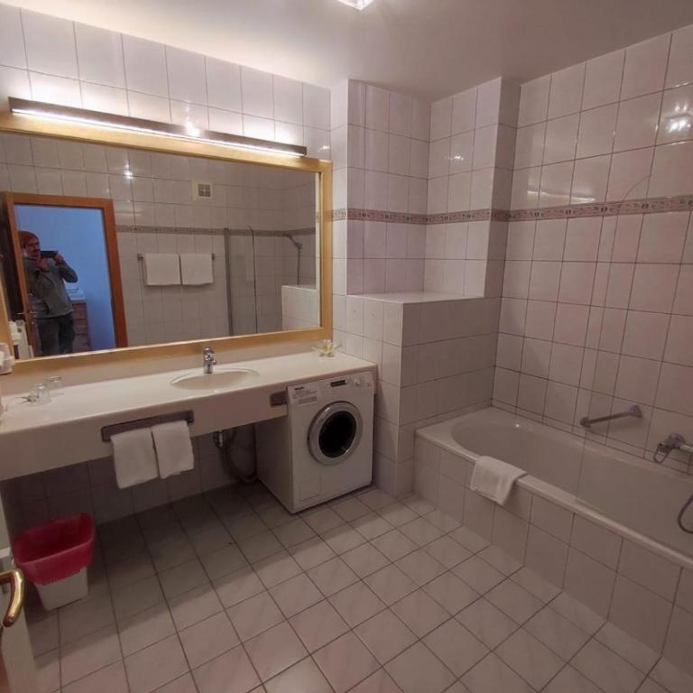 Werzer Strandcasino Hotel - Familienapartment mit Terrasse - 11
