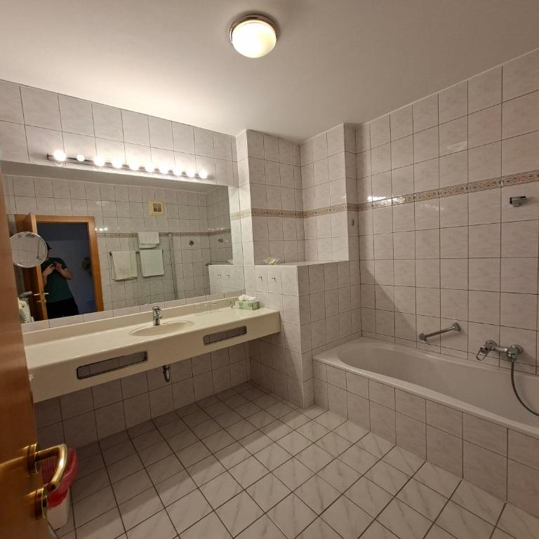 Werzer Strandcasino Hotel - Familienapartment mit Terrasse - 16