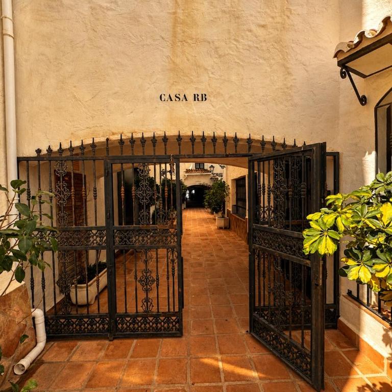 Stylish Flat in Puerto Banús - Steps to Marina - Two-Bedroom Apartment - 7