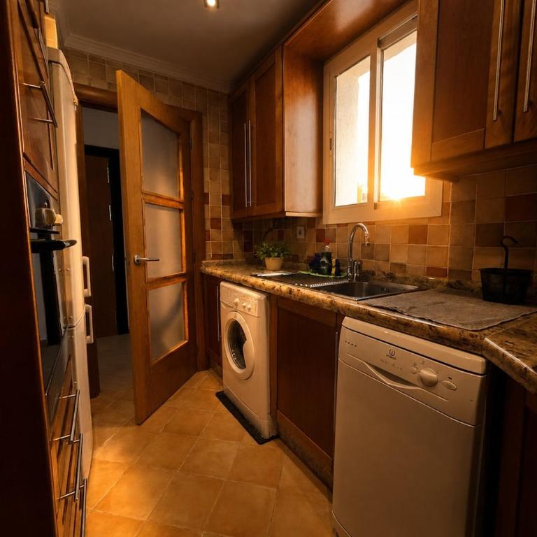 Stylish Flat in Puerto Banús - Steps to Marina - Two-Bedroom Apartment - 9