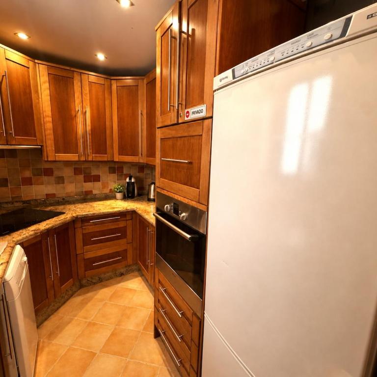 Stylish Flat in Puerto Banús - Steps to Marina - Two-Bedroom Apartment - 12