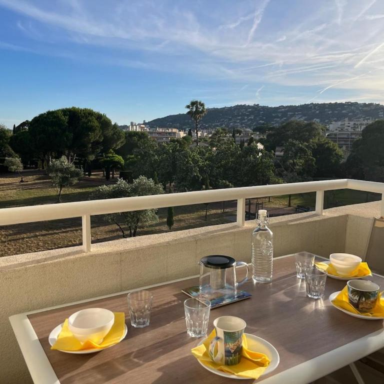 One-bedroom apartment with balcony, sea and park views, air conditioning, swimming pool and parking - One-Bedroom Apartment - 14