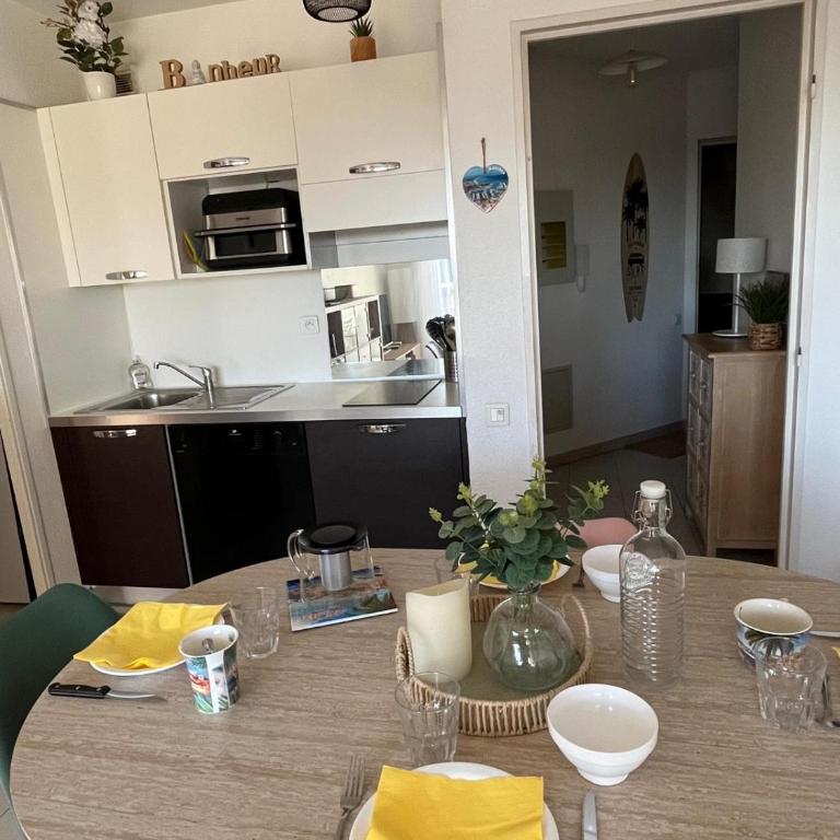 One-bedroom apartment with balcony, sea and park views, air conditioning, swimming pool and parking - One-Bedroom Apartment - 16
