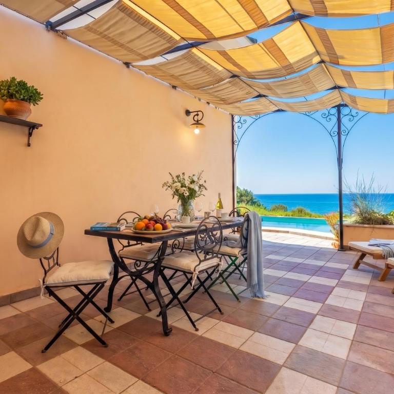 Villa Joie de Vivre Vista mare con piscina a sfioro per 6 persone - Villa - Vue sur Mer - 55