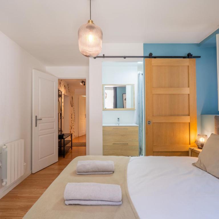 Le Cocon de Chambéry - T4 Hyper Centre & Parking - Three-Bedroom Apartment - 16