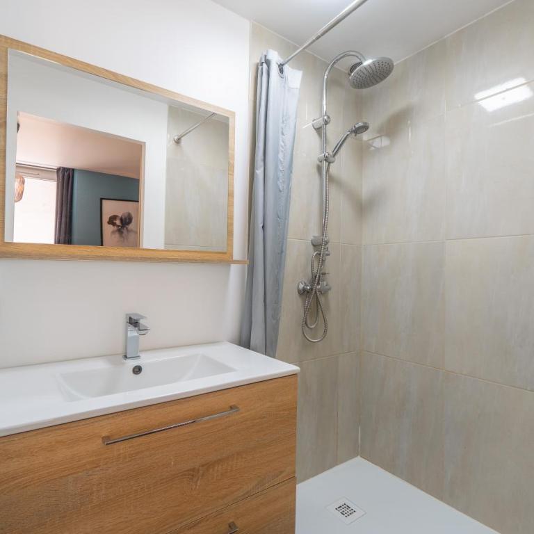 Le Cocon de Chambéry - T4 Hyper Centre & Parking - Three-Bedroom Apartment - 19