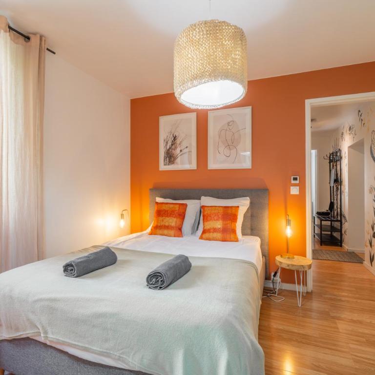 Le Cocon de Chambéry - T4 Hyper Centre & Parking - Three-Bedroom Apartment - 12