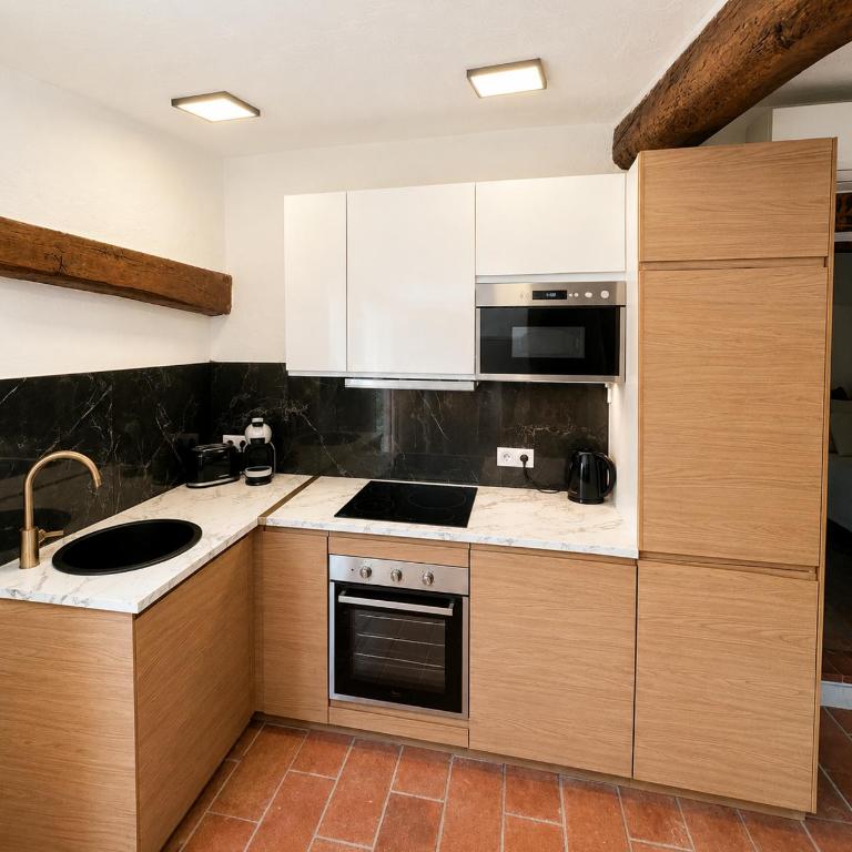 Maison indépendante au Clos de Vence avec jacuzzi privé et piscine partagée ouverte du 15 mai au 15 septembre au coeur de la nature - Maison de Vacances 3 Chambres - 23