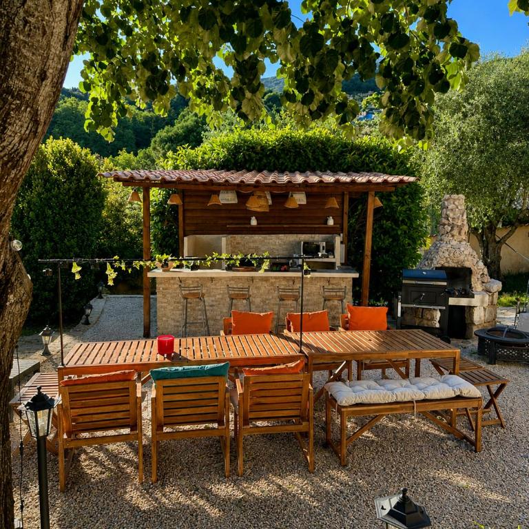 Maison indépendante au Clos de Vence avec jacuzzi privé et piscine partagée ouverte du 15 mai au 15 septembre au coeur de la nature - Maison de Vacances 3 Chambres - 29