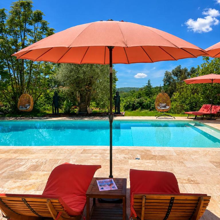 Maison indépendante au Clos de Vence avec jacuzzi privé et piscine partagée ouverte du 15 mai au 15 septembre au coeur de la nature - Maison de Vacances 3 Chambres - 36