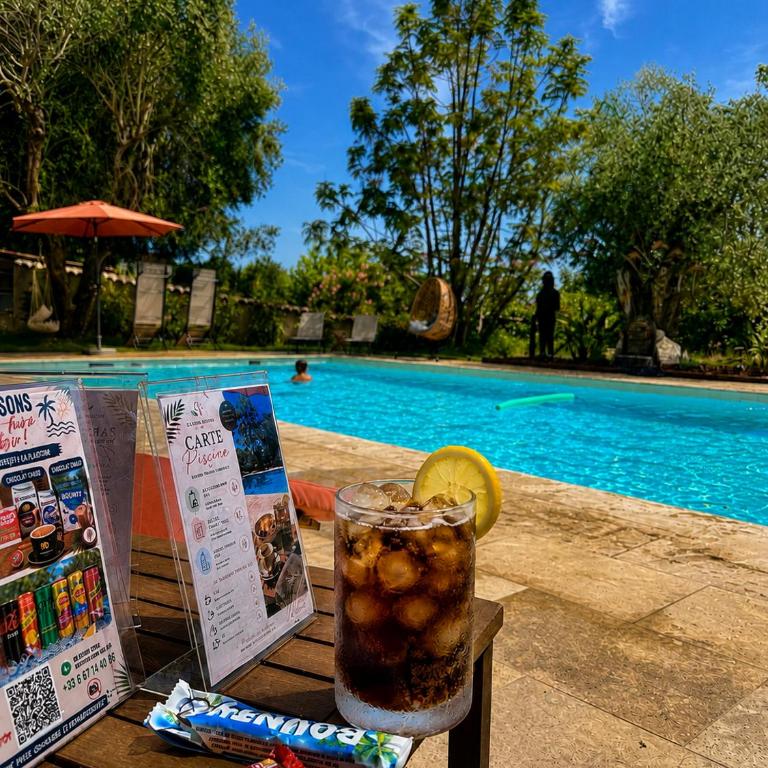 Maison indépendante au Clos de Vence avec jacuzzi privé et piscine partagée ouverte du 15 mai au 15 septembre au coeur de la nature - Maison de Vacances 3 Chambres - 50