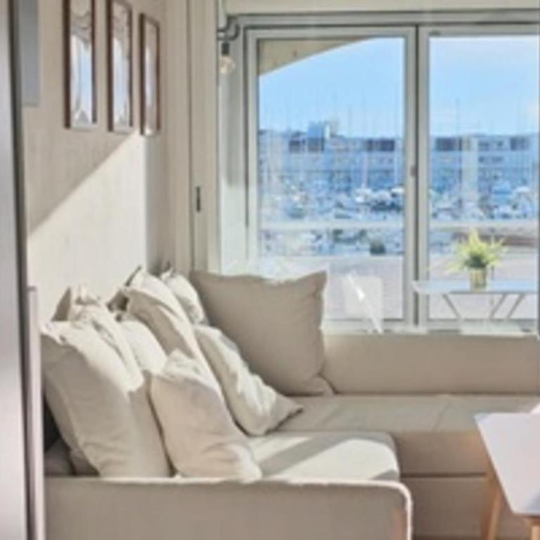 Studio Avec Balcon Face Au Port - Appartement - 17