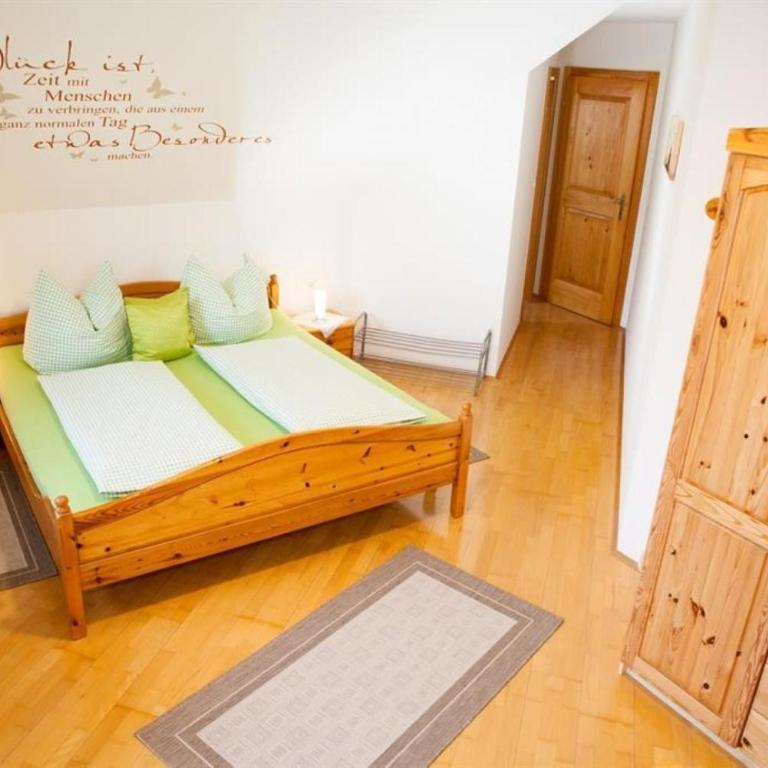 Obst- und Weinbauernhof BERNHARD - Doppel-/Zweibettzimmer mit Balkon - 1