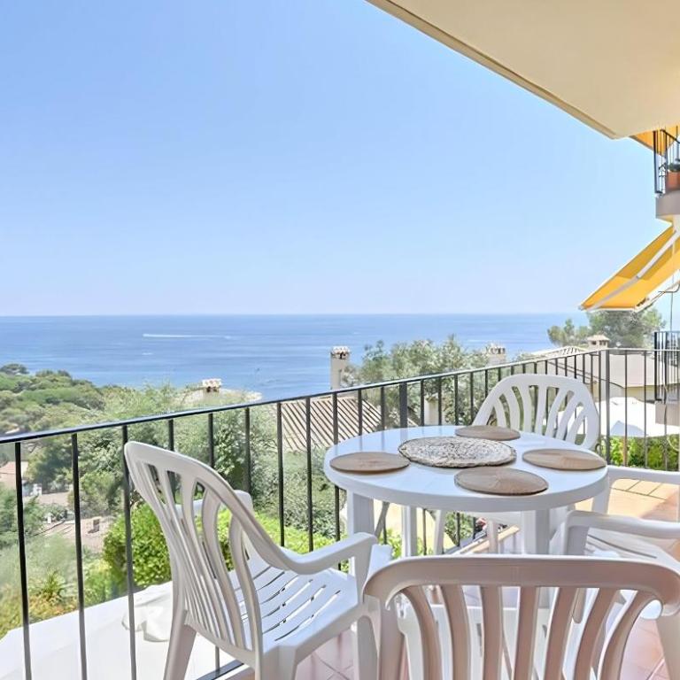 apartament amb piscina comunitària al Golfet - Apartment - 1