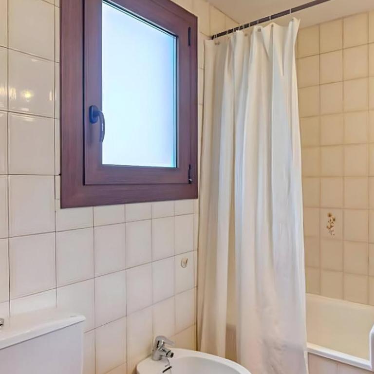 apartament amb piscina comunitària al Golfet - Apartment - 10