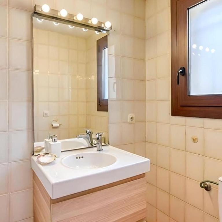 apartament amb piscina comunitària al Golfet - Apartment - 11