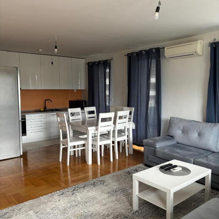 Sarajevo Waves Apartment - Two-Bedroom Apartment with Balcony - 13