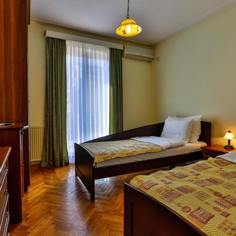 Villa Velzon Guesthouse - Zweibettzimmer - 7