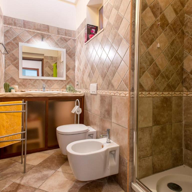 Spacious two-room apartment with private courtyard - Apartment mit 1 Schlafzimmer - 12