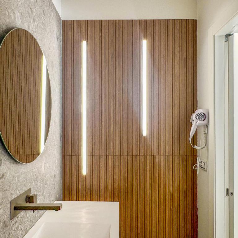 Miramare Suites - Habitación Doble Deluxe con bañera - 3