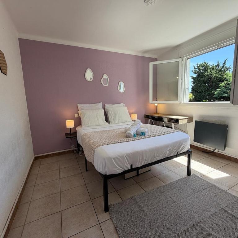 Près d'Arènes, train station, tram, center, and beaches - Two-Bedroom Apartment - 10