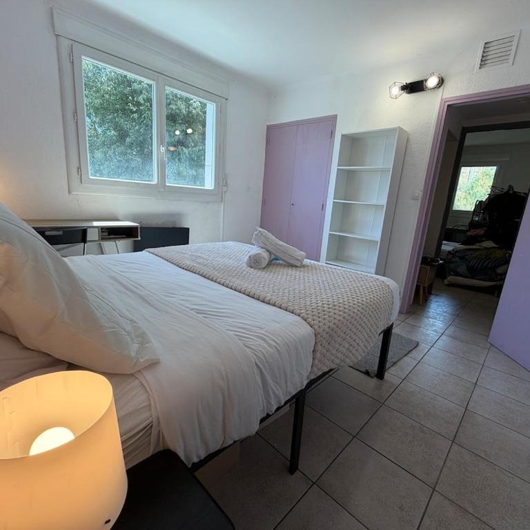 Près d'Arènes, train station, tram, center, and beaches - Two-Bedroom Apartment - 21