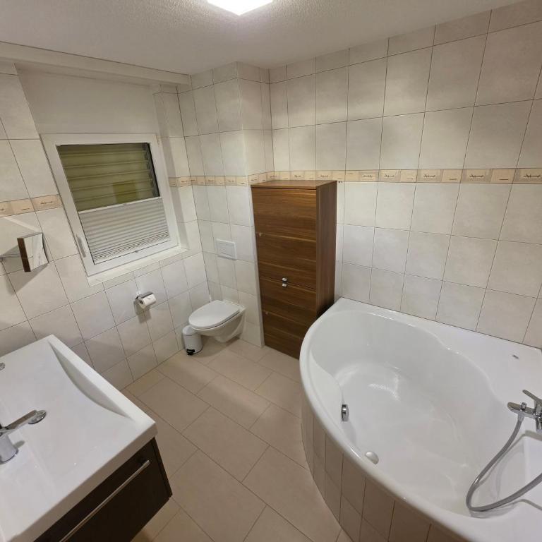 Residenz Ambassador 5 Sterne Luxus Apartments in Leukerbad mit Wellness & Fitness - Deluxe Apartment mit Balkon und 2 Schlafzimmern - 9