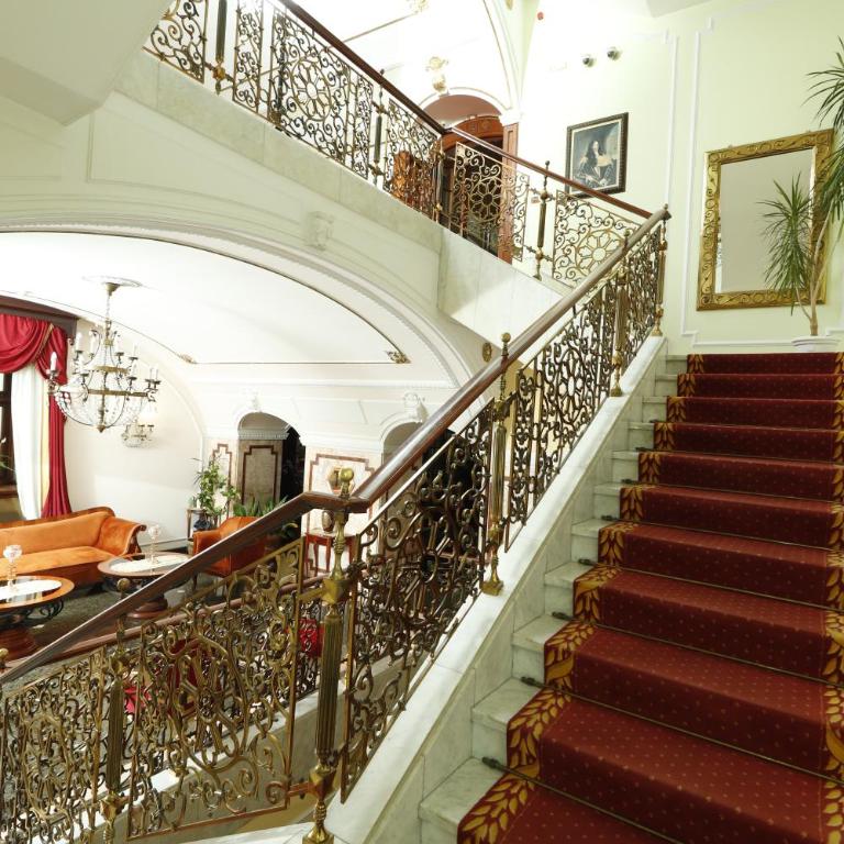Garni Hotel Leopold I - Superior Double Room with River View - 4