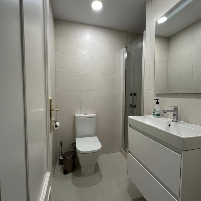 FUENTES A1 1E MENYBER - Apartment with Pool View - Two-Bedroom Apartment with Pool View - 3
