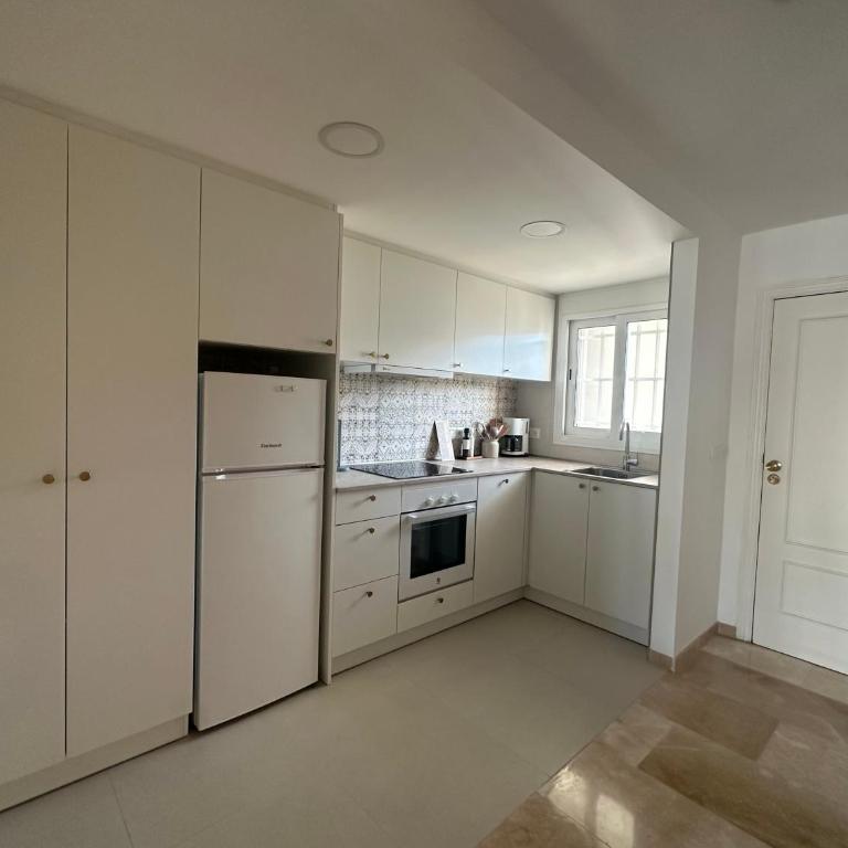 FUENTES A1 1E MENYBER - Apartment with Pool View - Two-Bedroom Apartment with Pool View - 2