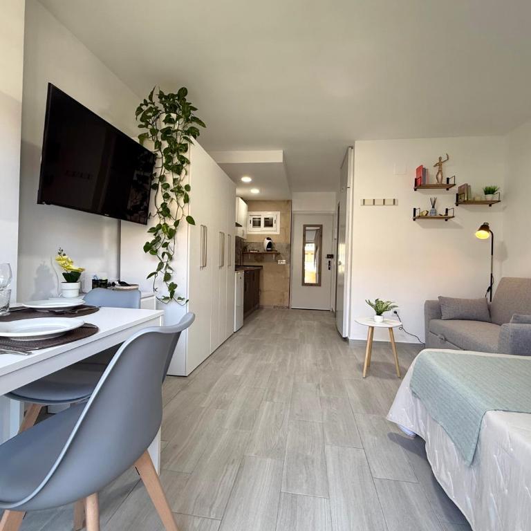 Hercules Cozy Studio - City Center and Near Beach - Monolocale con Balcone - 4