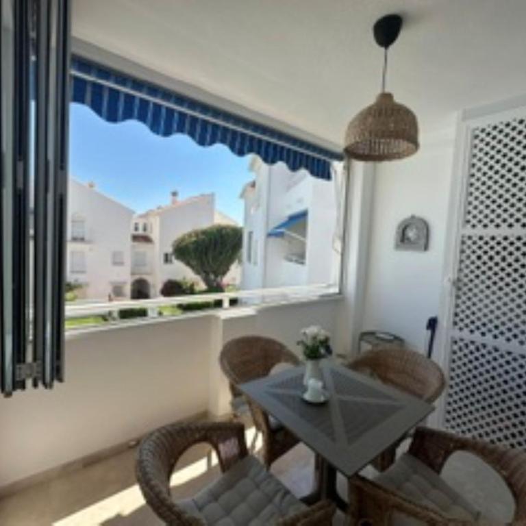 FUENTES A1 1E MENYBER - Apartment with Pool View - Two-Bedroom Apartment with Pool View - 13