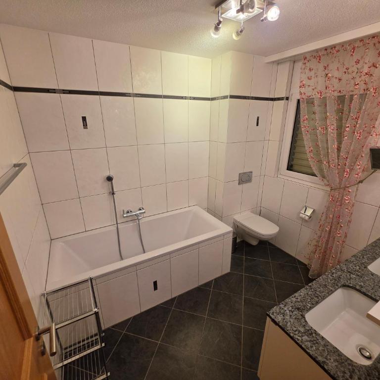 Residenz Ambassador 5 Sterne Luxus Apartments in Leukerbad mit Wellness & Fitness - Deluxe Apartment mit Balkon und 2 Schlafzimmern - 7