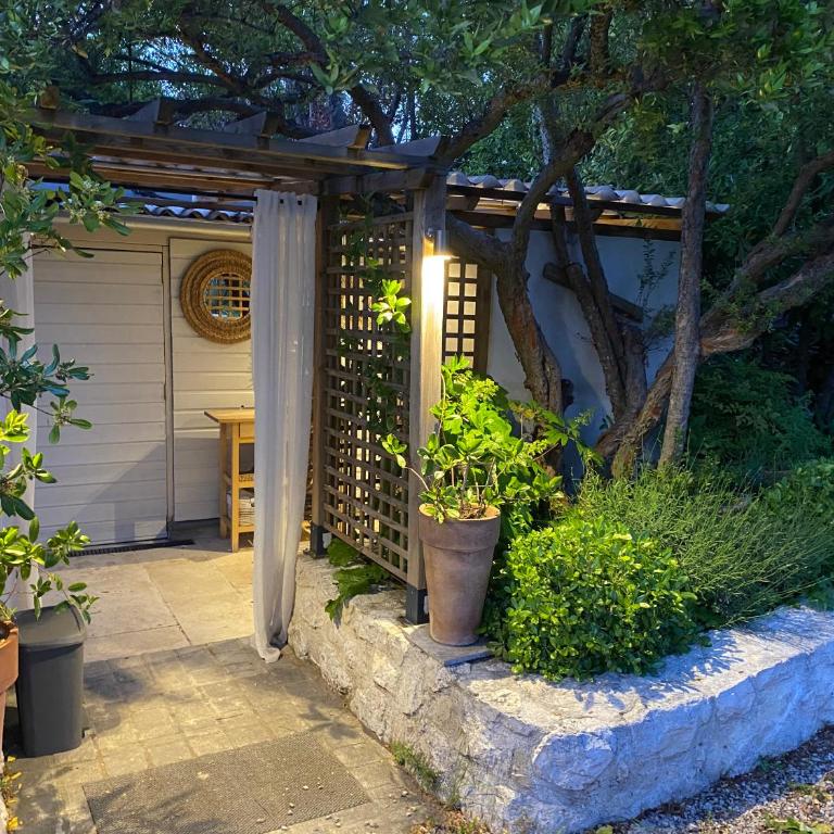 Jolie pavillon avec jardin privé - Chalet - 5