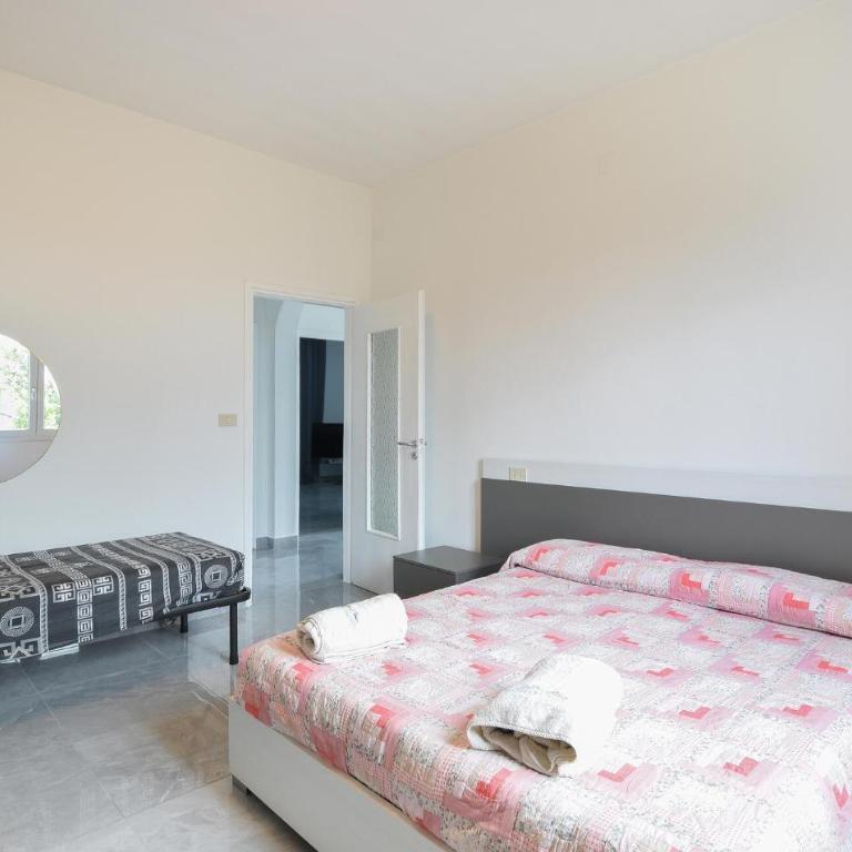 2 Bedroom Beautiful Apartment In Albenga - Two-Bedroom Apartment with Balcony - 13