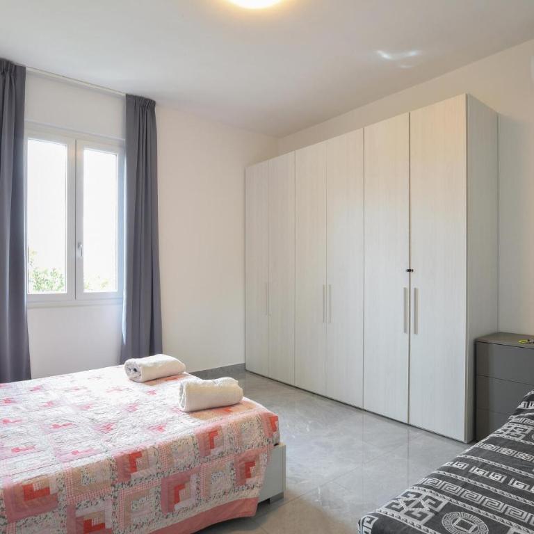 2 Bedroom Beautiful Apartment In Albenga - Two-Bedroom Apartment with Balcony - 14