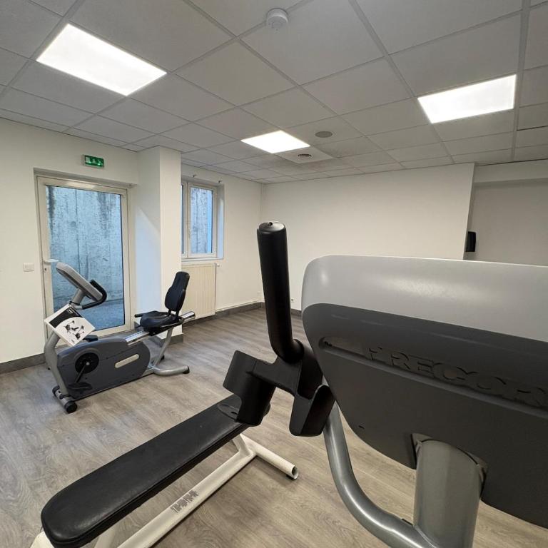 Studio lumineux et climatisé avec parking gratuit - Tramway devant la résidence - Apartamento de 1 dormitorio - 11