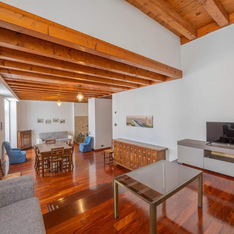 Timber and Light Spacious Apartment with Balcony - Apartment - 1